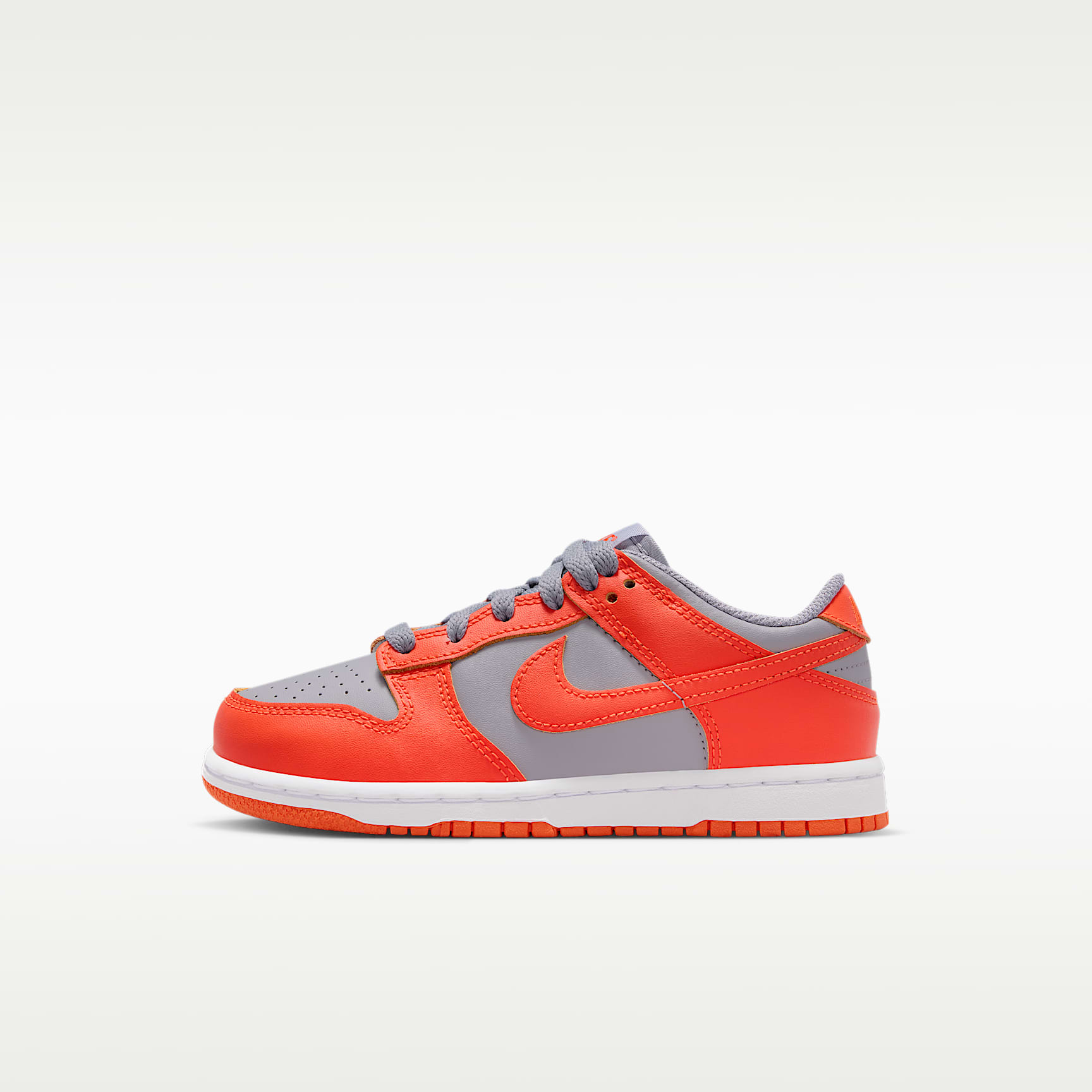 絵本・児童書 NIKE DUNK LOW \